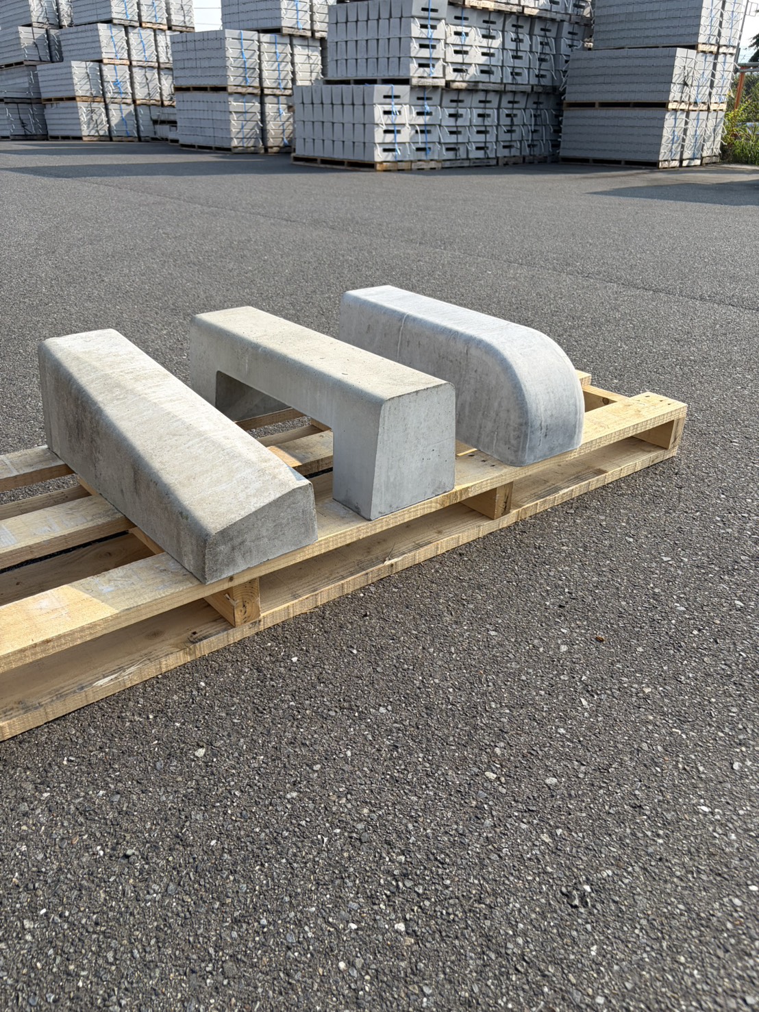 26.歩車道境界ブロック（片面・両面）
