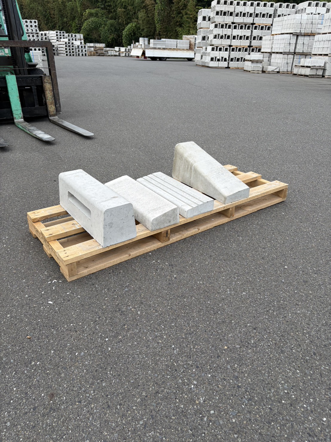 26.歩車道境界ブロック（片面・両面）